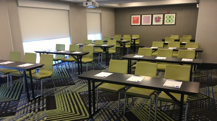 Holiday Inn Express Hotel & Suites Meeting