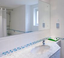 Holiday Inn Farnborough Room