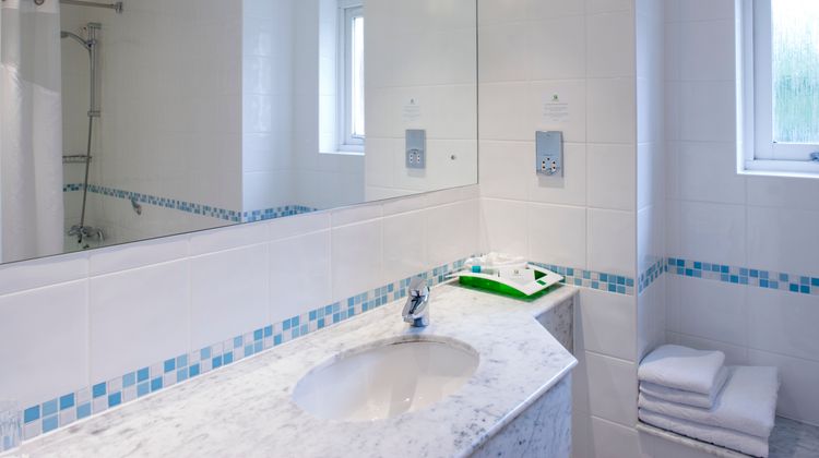 Holiday Inn Farnborough Room