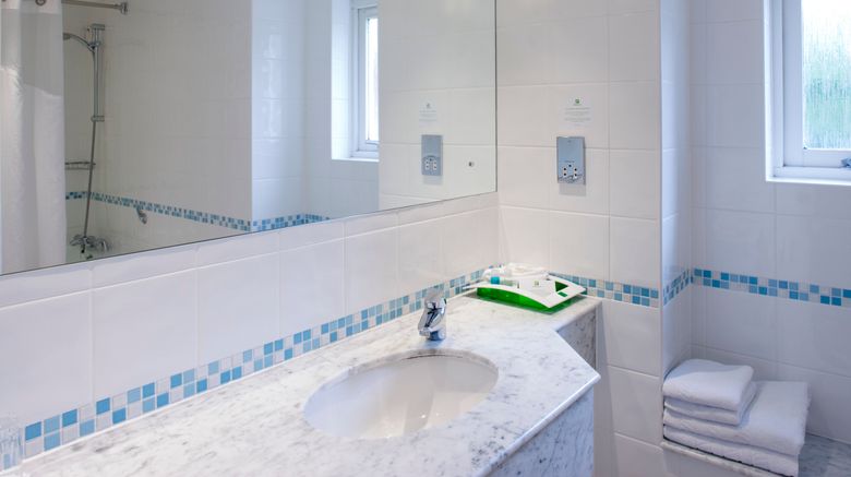 <b>Holiday Inn Farnborough Room</b>. Images powered by <a href="https://www.leonardoworldwide.com/" title="Leonardo Worldwide" target="_blank">Leonardo</a>.
