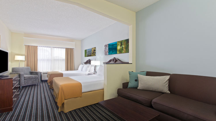 Holiday Inn Express Clearwater North Suite