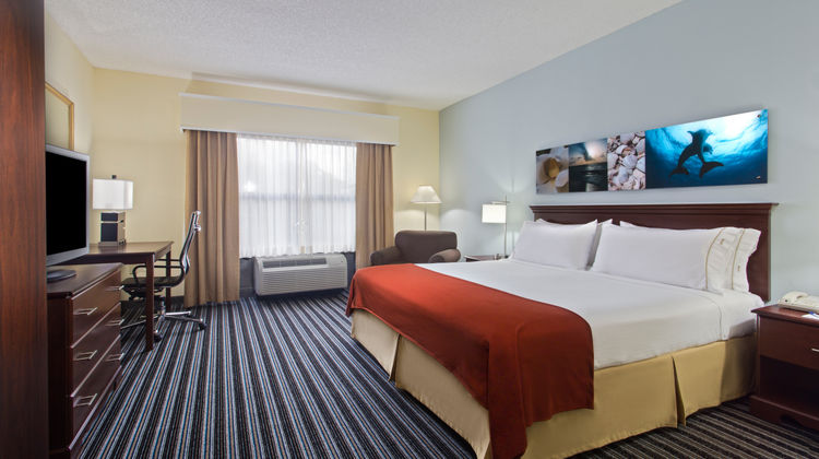 Holiday Inn Express Clearwater North Room