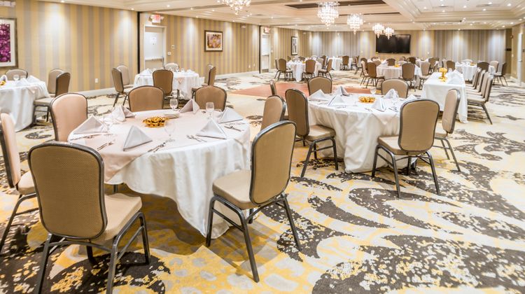 Crowne Plaza Saddle Brook Ballroom