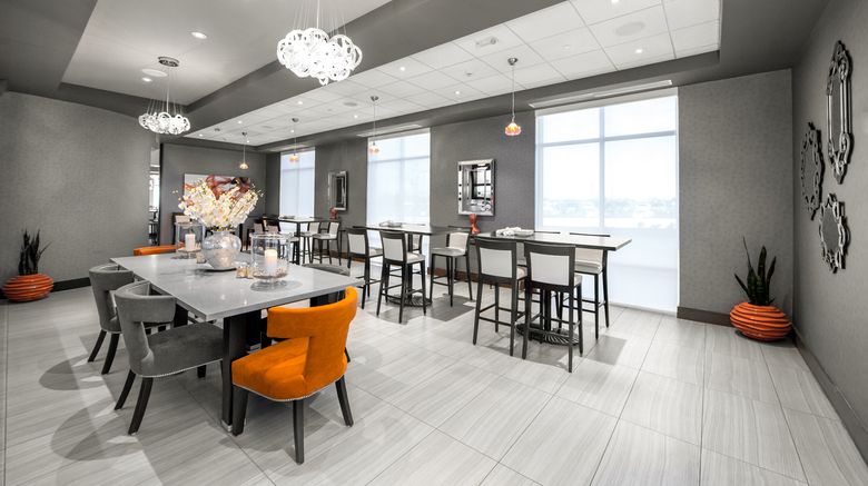 <b>Holiday Inn & Suites Davenport Restaurant</b>. Images powered by <a href="https://www.leonardoworldwide.com/" title="Leonardo Worldwide" target="_blank">Leonardo</a>.