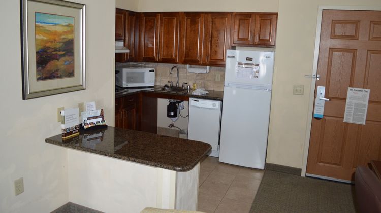 Staybridge Suites West-Oconomowoc Room