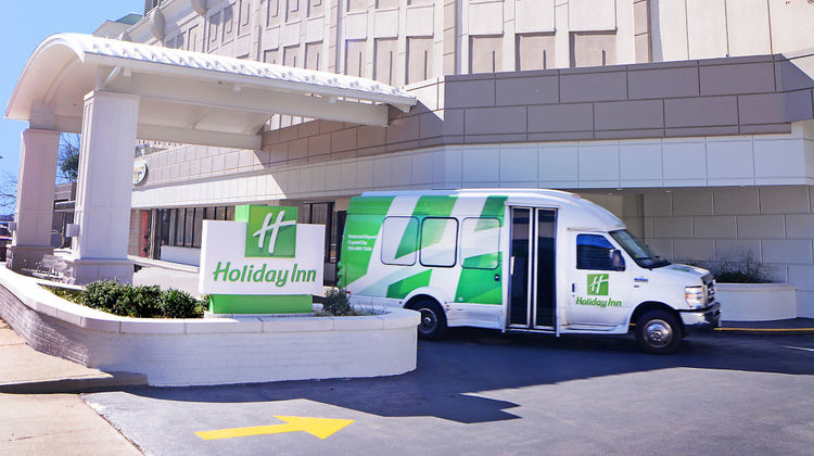 Holiday Inn National Airport Exterior