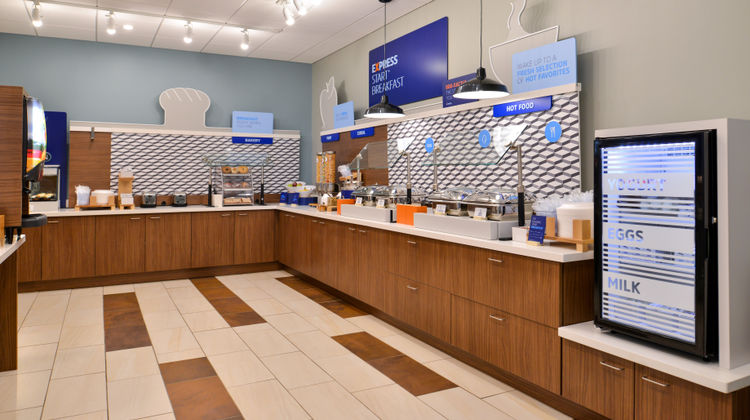 Holiday Inn Express/Stes West Melbourne Restaurant