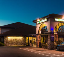 Holiday Inn Express Peterborough Exterior