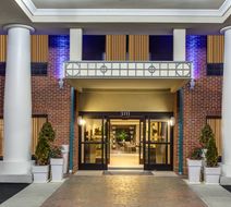 Holiday Inn Express Greensboro-East Exterior