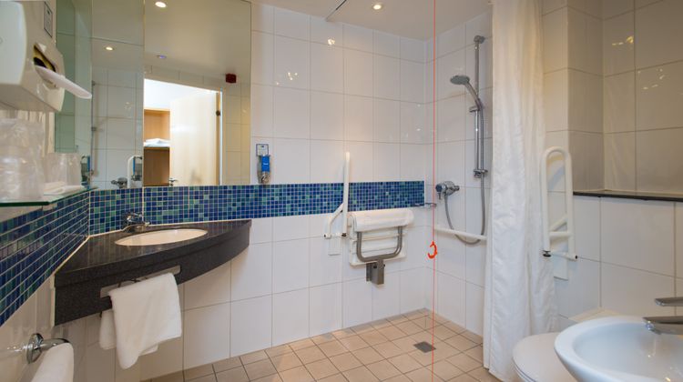 Holiday Inn Express Cambridge Room