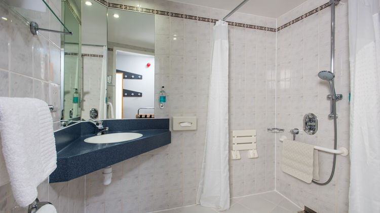 Holiday Inn Express Gloucester South Room