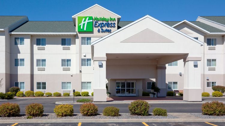 Holiday Inn Express & Stes Stevens Point Exterior