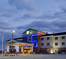Holiday Inn Express & Suites Nevada Exterior