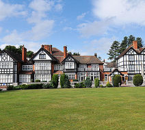 The Golf Hotel Exterior