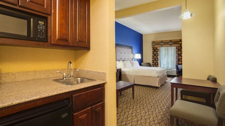 <b>Holiday Inn Express East Brunswick Suite</b>. Images powered by <a href="https://www.leonardoworldwide.com/" title="Leonardo Worldwide" target="_blank">Leonardo</a>.