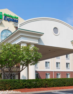 Holiday Inn Express East Brunswick