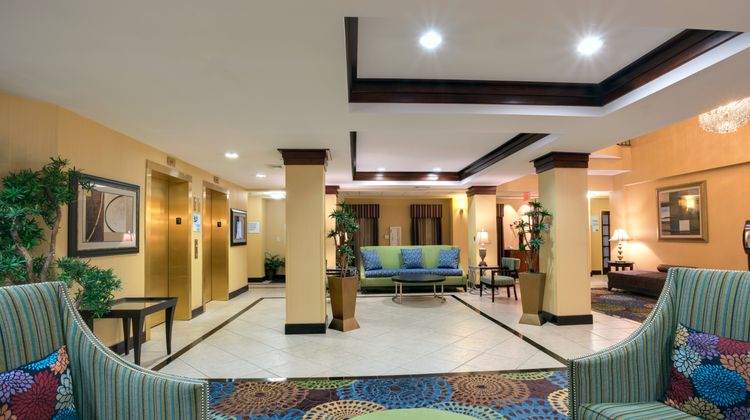 Holiday Inn Express East Brunswick Lobby