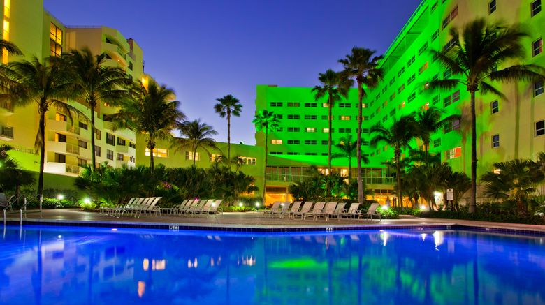 <b>Holiday Inn Miami Beach-Oceanfront IHG Pool</b>. Images powered by <a href="https://www.leonardoworldwide.com/" title="Leonardo Worldwide" target="_blank">Leonardo</a>.
