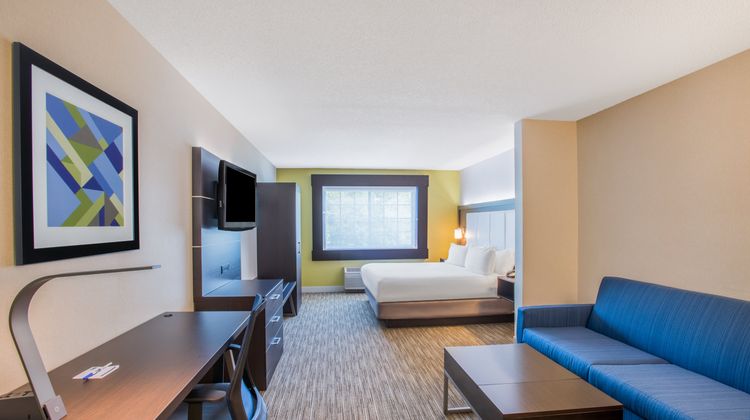 Holiday Inn Express Hotel & Suites Suite