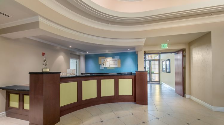 Holiday Inn Club Vacations Sunset Cove Lobby