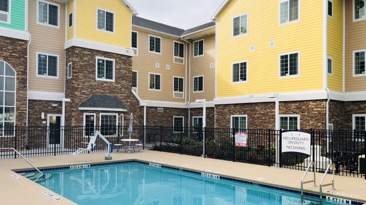 Staybridge Suites Lakeland West Pool