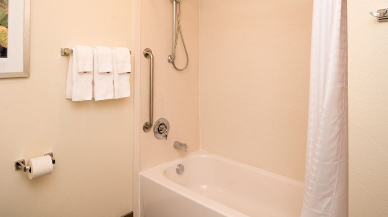 <b>Candlewood Suites Carlsbad South Room</b>. Images powered by <a href="https://www.leonardoworldwide.com/" title="Leonardo Worldwide" target="_blank">Leonardo</a>.