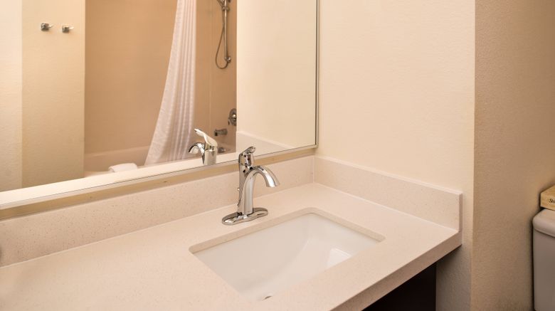 <b>Candlewood Suites Carlsbad South Room</b>. Images powered by <a href="https://www.leonardoworldwide.com/" title="Leonardo Worldwide" target="_blank">Leonardo</a>.
