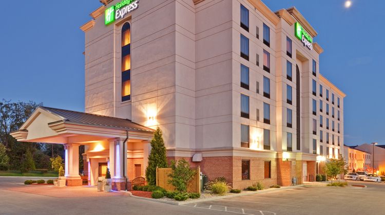 Holiday Inn Express Exterior
