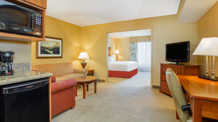 Holiday Inn Express Suite