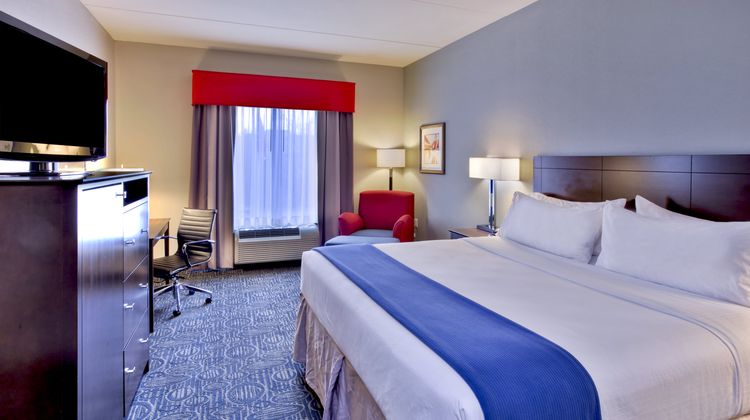 Holiday Inn Express Suites Oak Ridge Room