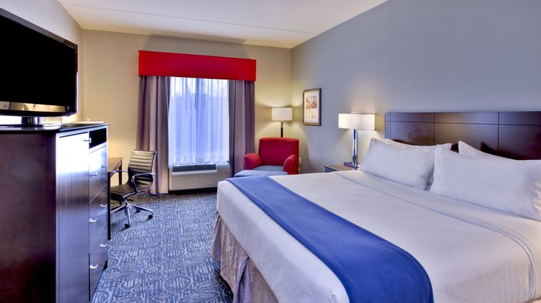 <b>Holiday Inn Express Suites Oak Ridge Room</b>. Images powered by <a href="https://www.leonardoworldwide.com/" title="Leonardo Worldwide" target="_blank">Leonardo</a>.