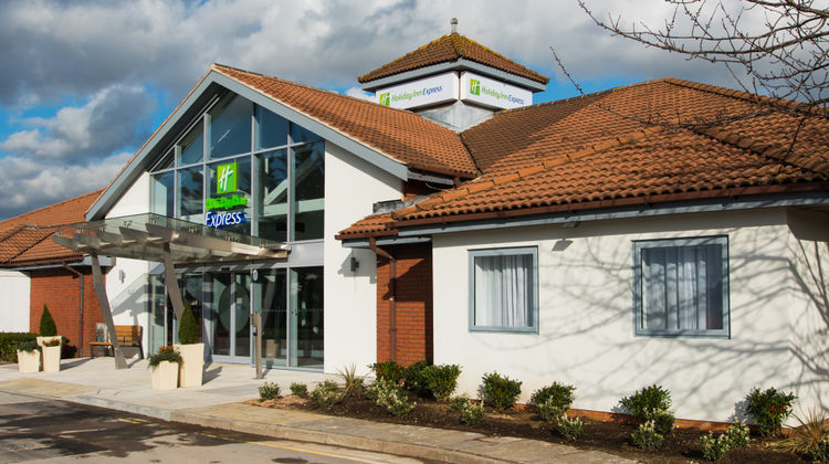 Holiday Inn Express Portsmouth - North Exterior