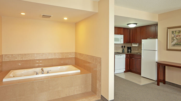 Staybridge Suites Guelph Waterloo Suite