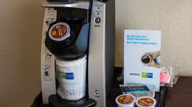 <b>Holiday Inn Express & Suites Kinston Room</b>. Images powered by <a href="https://www.leonardoworldwide.com/" title="Leonardo Worldwide" target="_blank">Leonardo</a>.