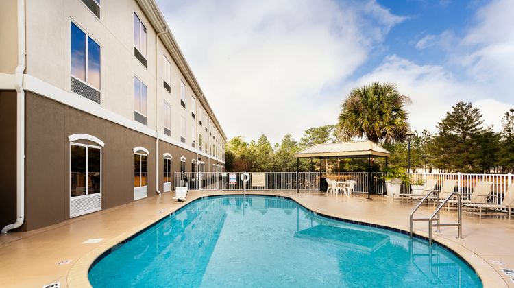 Holiday Inn Express Hotel & Suites Pool
