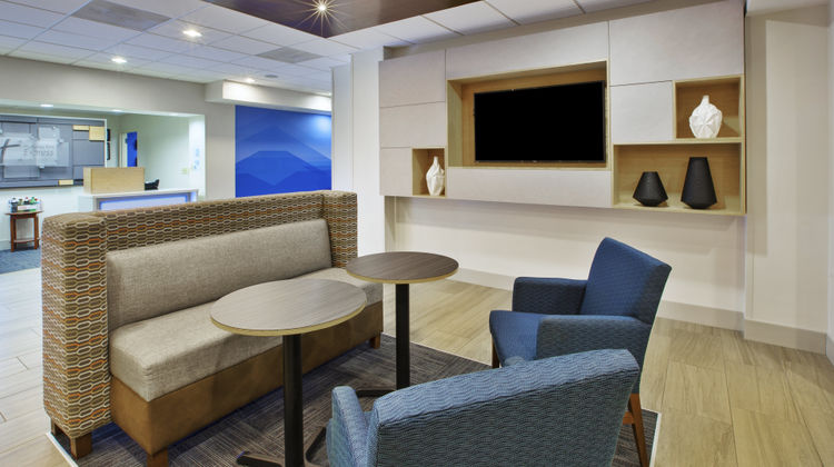 Holiday Inn Express Lobby