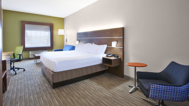 Holiday Inn Express Suite