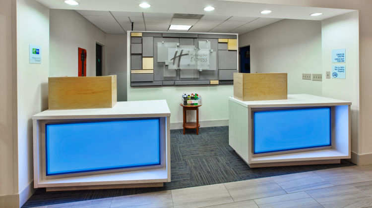 Holiday Inn Express Lobby