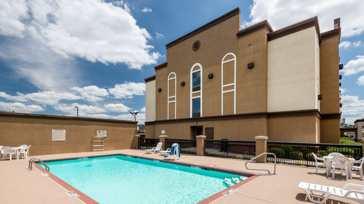 Holiday Inn Express & Suites Grenada Pool