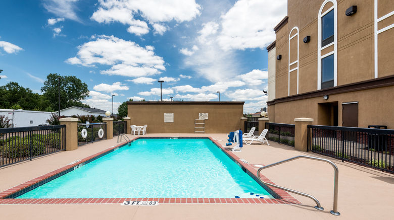 <b>Holiday Inn Express & Suites Grenada Pool</b>. Images powered by <a href="https://www.leonardoworldwide.com/" title="Leonardo Worldwide" target="_blank">Leonardo</a>.