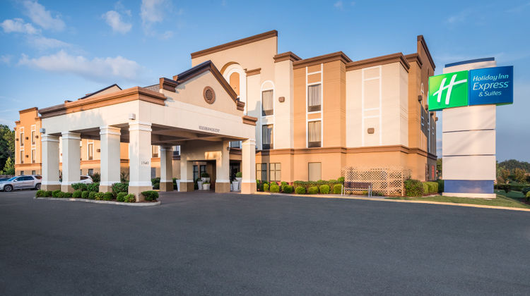 Holiday Inn Express & Suites Grenada Exterior
