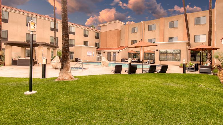 <b>Holiday Inn Express-Stes Carlsbad Beach Pool</b>. Images powered by <a href="https://www.leonardoworldwide.com/" title="Leonardo Worldwide" target="_blank">Leonardo</a>.
