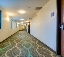 Holiday Inn Express-Stes Carlsbad Beach Lobby