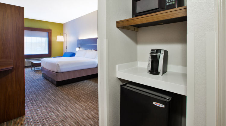 Holiday Inn Express Suite