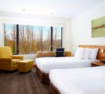 Crowne Plaza Canberra Room