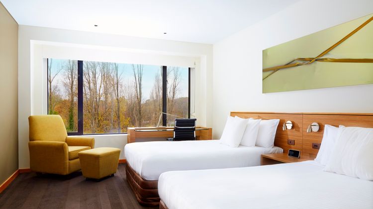 Crowne Plaza Canberra Room