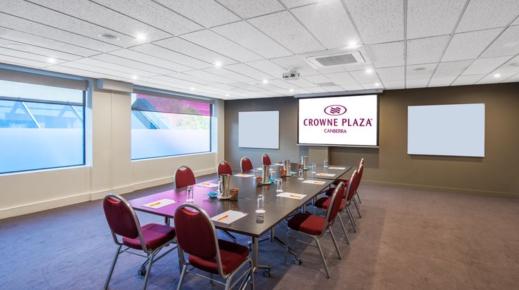 Crowne Plaza Canberra Meeting