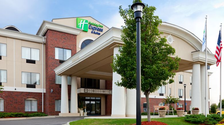 <b>Holiday Inn Express & Suites Pell City Exterior</b>. Images powered by <a href="https://www.leonardoworldwide.com/" title="Leonardo Worldwide" target="_blank">Leonardo</a>.