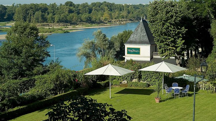 Les Hautes Roches Exterior