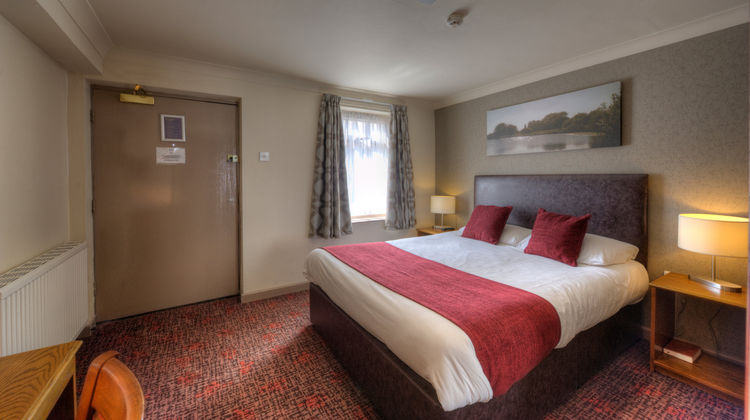 Elms Hotel - Good Night Inns Room